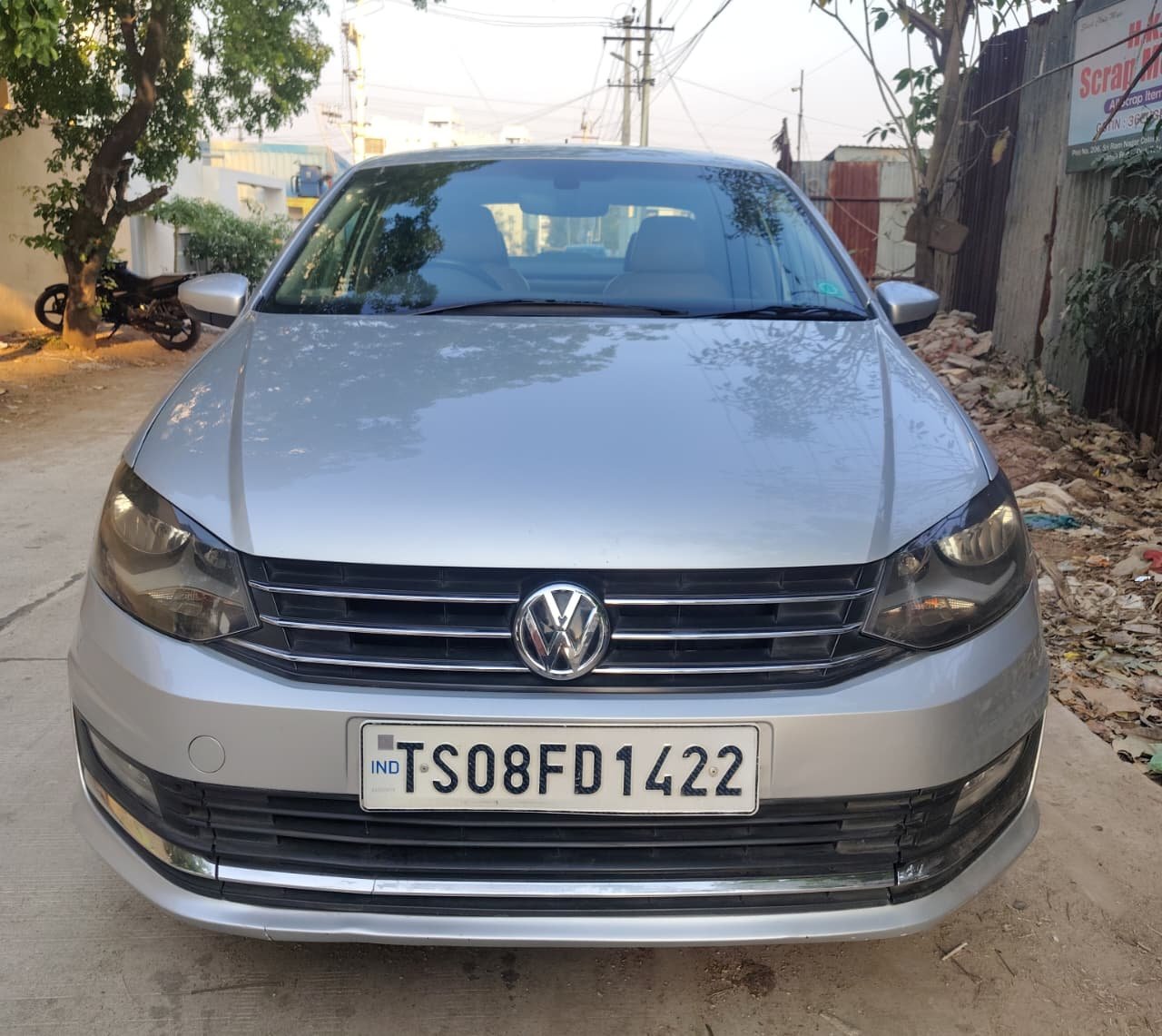 VOLKSWAGEN VENTO